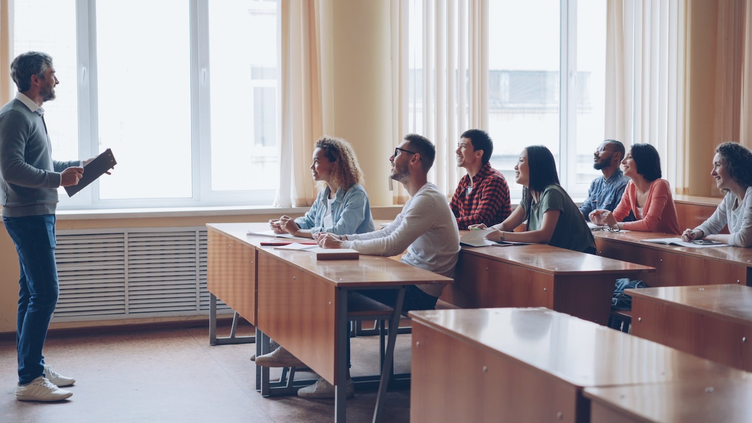 Developing Confidence In Professional Business Conversations
